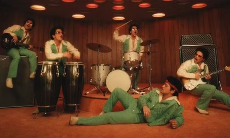 Bruno Mars lança novo single e abre caminho para ‘The Romantic’ com ‘I Just Might’ bruno-mars-lanca-novo-single-e-abre-caminho-para-‘the-romantic’-com-‘i-just-might’