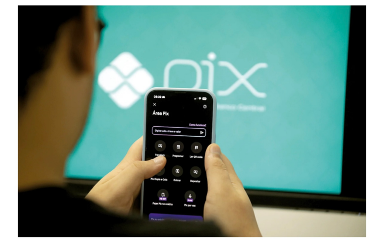 Receita Federal volta a negar taxação do Pix e alerta para golpes receita-federal-volta-a-negar-taxacao-do-pix-e-alerta-para-golpes