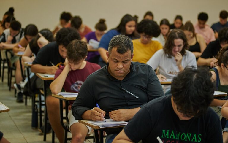 Fuvest divulga lista de aprovados na 1ª chamada do vestibular 2026 fuvest-divulga-lista-de-aprovados-na-1a-chamada-do-vestibular-2026